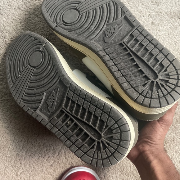 Comes with all laces but not original box slightly worn with one or two scuffs. - Picture 7 of 10